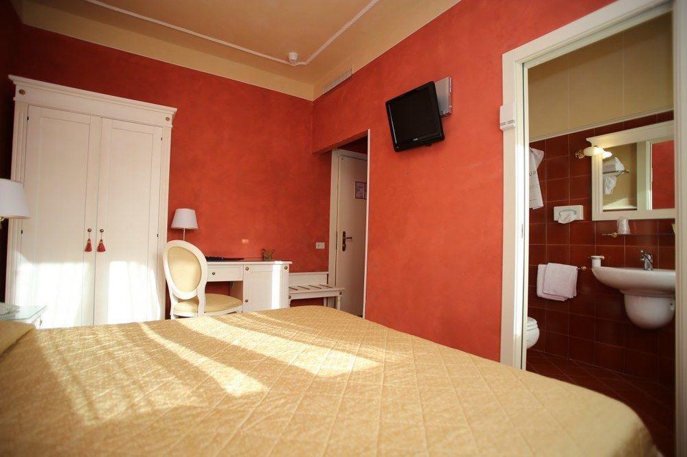 Hotel Gennarino Livorno Exterior photo