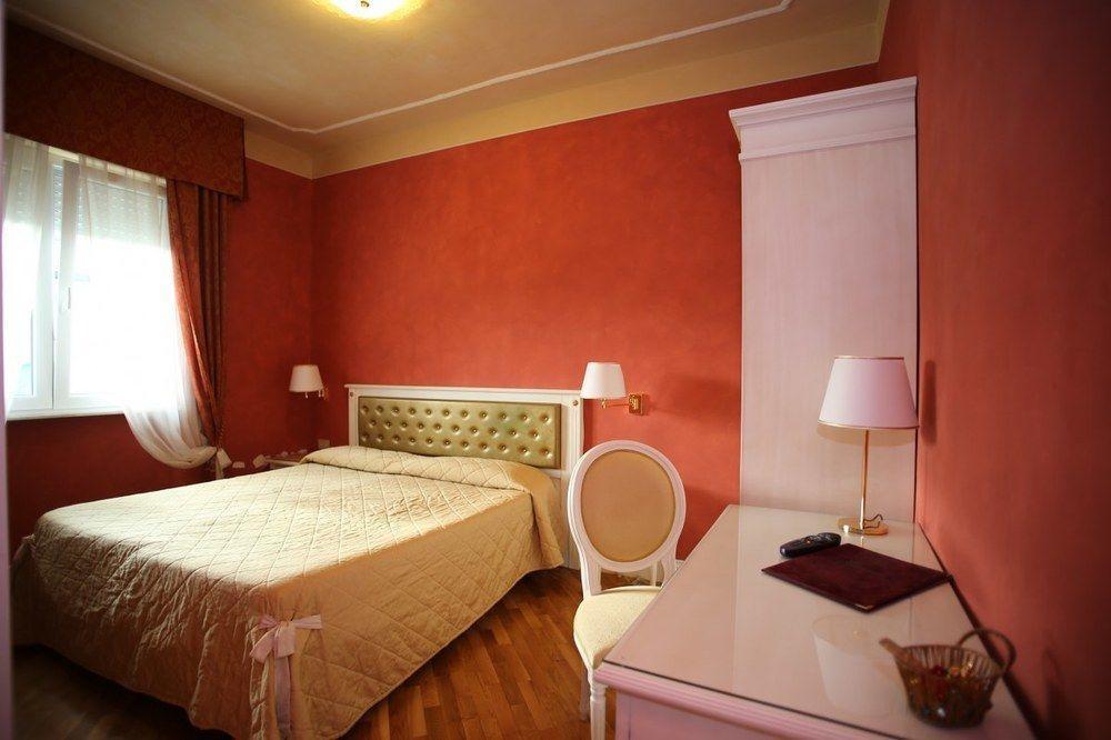 Hotel Gennarino Livorno Exterior photo
