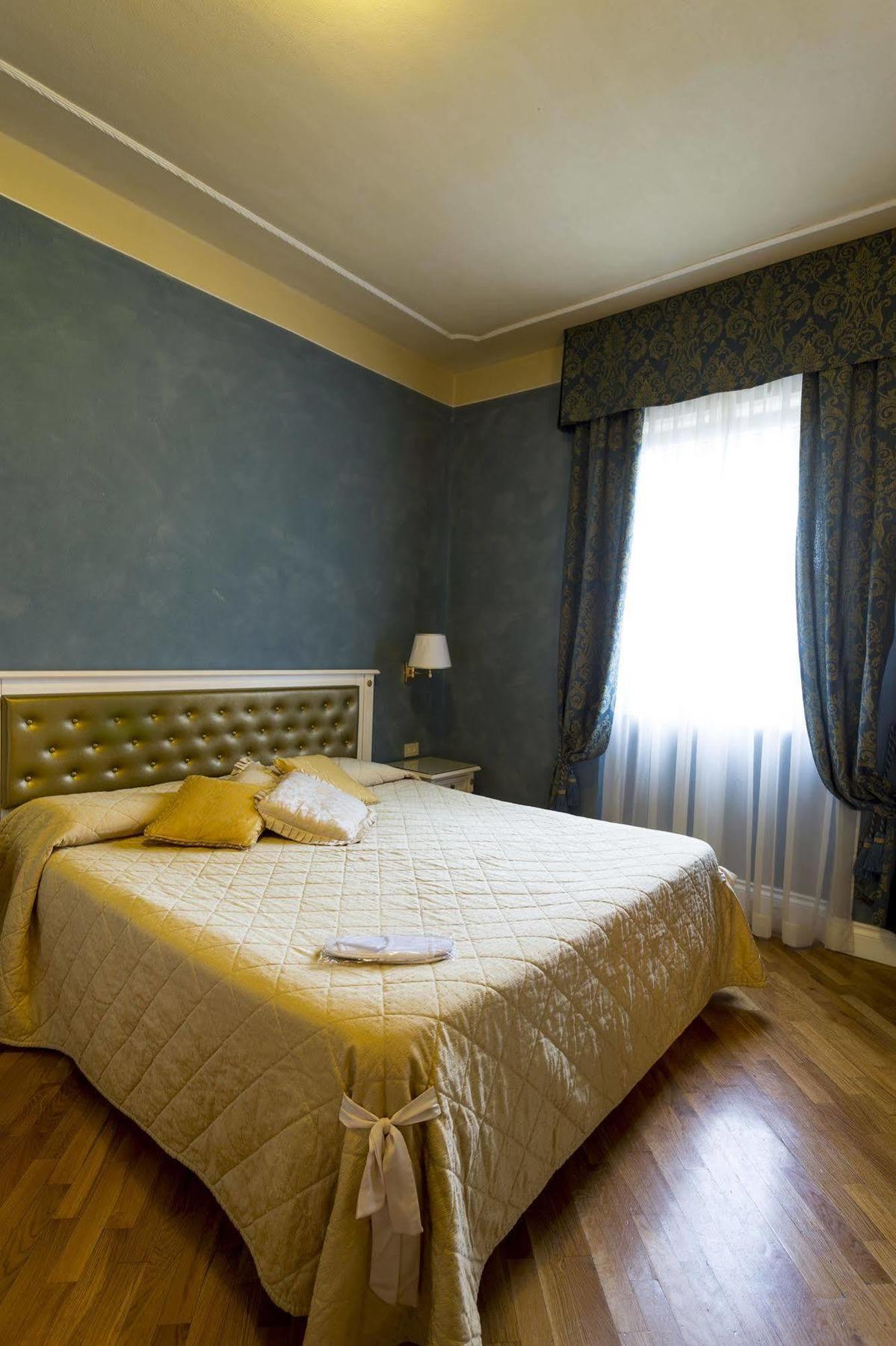 Hotel Gennarino Livorno Exterior photo